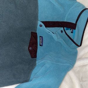 Turquoise/ navy Patagonia sweatshirt